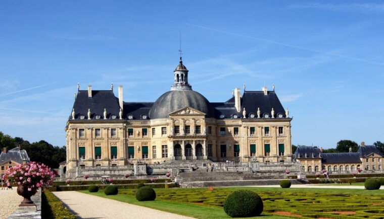 Xmas Paris & Vaux-le-Vicomte Castle Chauffeur Driven 5hrs - Personalized Service and Amenities