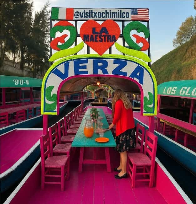 Xochimilco and Garibaldi: Tradition and Music - Exploring the Canals of Xochimilco