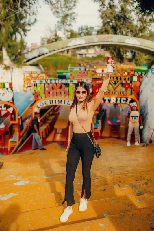 Xochimilco, Coyocan & Frida Kahlo Museum Tour SMALL GROUPS - The guide and driver make the city easier