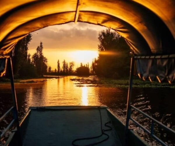 Xochimilco Trajinera Sunrise Tour: Volcano Views & Breakfast - Customer Feedback
