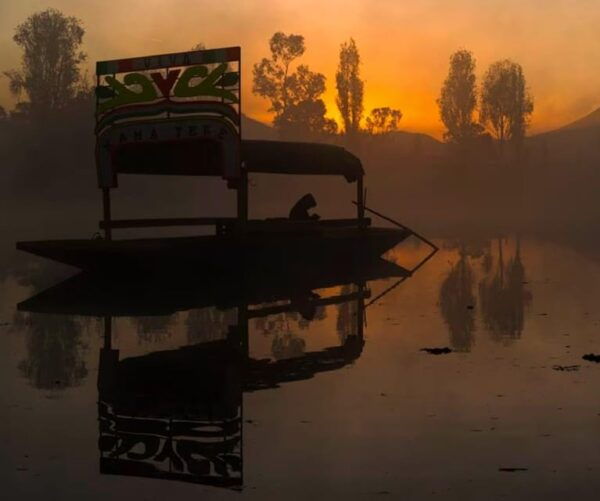 Xochimilco Trajinera Sunrise Tour: Volcano Views & Breakfast - Community and Environment