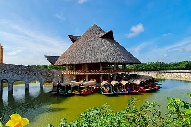 Xoximilco Tour Folclor Mexican Party Night from Cancún & Playa del Carmen - Food & Beverage