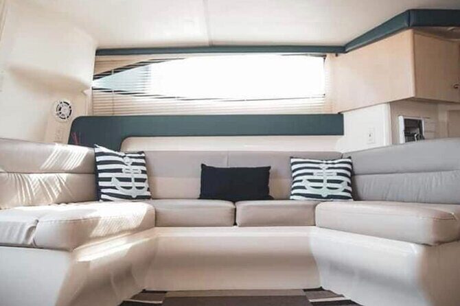 Yacht Carver - Luxury Private Yacht Tour - The Crew and Service