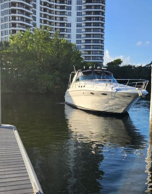 Yacht Cruise Biscayne Bay, Miami Beach and Sand Bar. 40Ft - Highlights