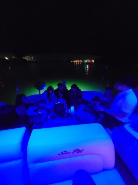Yacht cruise Biscayne Bay, Miami Beach and Sand bar. 42Ft - The Sum Up  