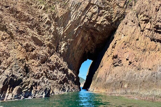 Yacht Cruise Four Sea Arches in Hong Kong UNESCO Geopark - Who Would Love This Tour?