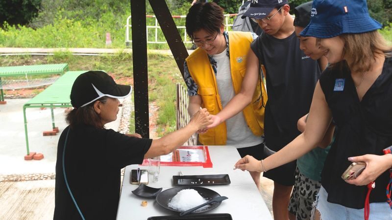 Yacht Island-Hopping & Cultural Day Tour: Sai Kung Yim Tin Tsai Hakka Snacks Food Tasting & Ancient Volcanic Rocks & Sharp Island sightseeing - A boat trip with more to it than the view
