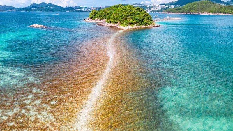 Yacht Island-Hopping & Cultural Day Tour: Sai Kung Yim Tin Tsai Hakka Snacks Food Tasting & Ancient Volcanic Rocks & Sharp Island sightseeing - Yim Tin Tsai’s Hakka story and salt pans