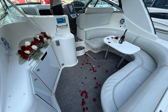 Yacht Proposal Package with decoration and Prosecco (2 hours) - FAQs