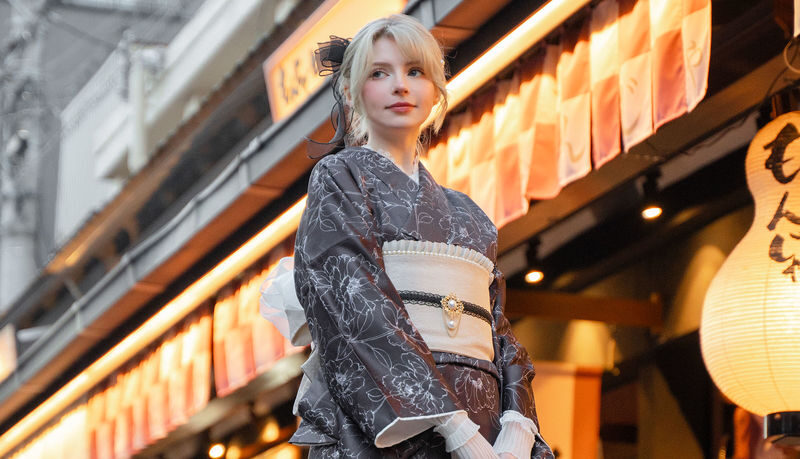 YAE Kimono Rental Asakusa Tokyo - Who will enjoy YAE Kimono Rental