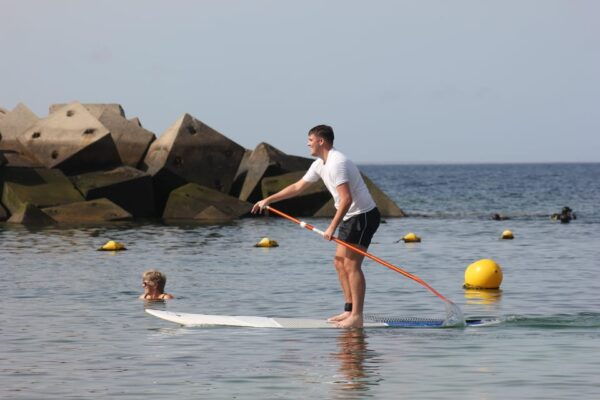 Yaiza: Playa Flaming Stand-up Paddleboard Lesson - Transportation