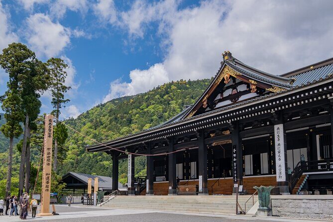 Yamanashi: Minobusan, Japans Sacred Mountain of Faith - Transportation and Accessibility
