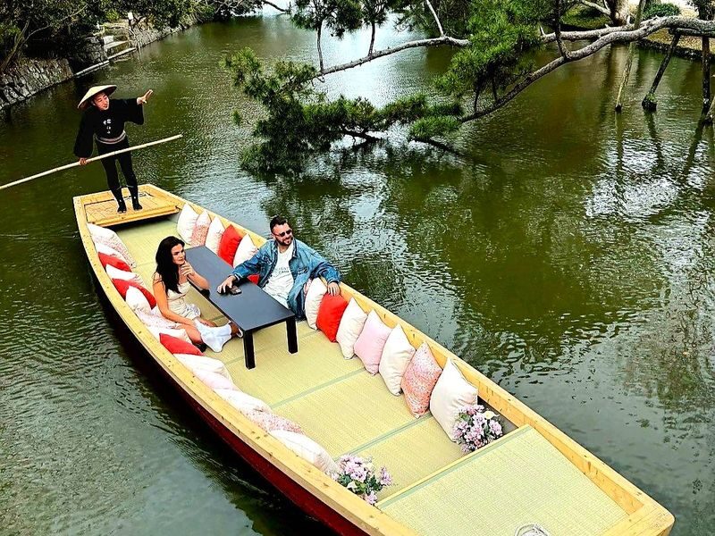 Yanagawa River Boat Cruising Experience (Shared & Private Course) - Shared boat or private charter?
