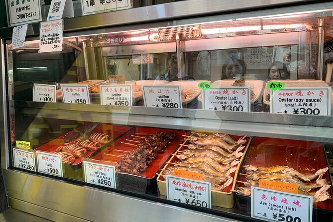 Yanaka and Nezu: A Journey Through Retro Neighborhoods - Navigating Yanaka and Nezu With a Local Guide