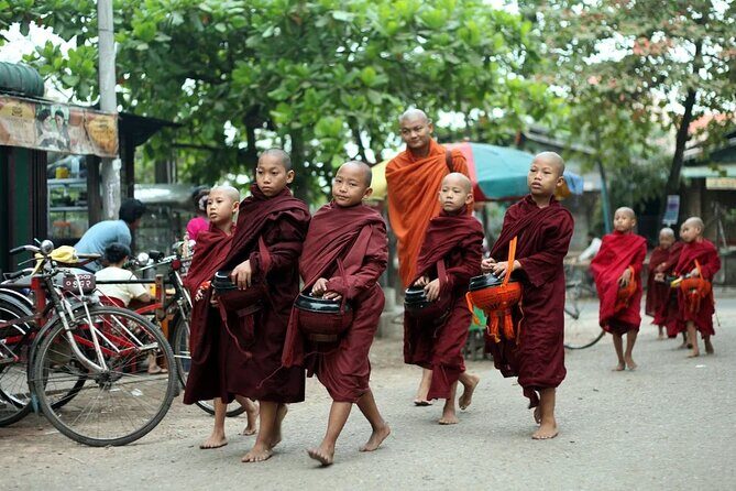 Yangon Private Tour  Buddha, Market & Shwedagon Sunset - Exploring Yangon’s Heart at Sule Pagoda