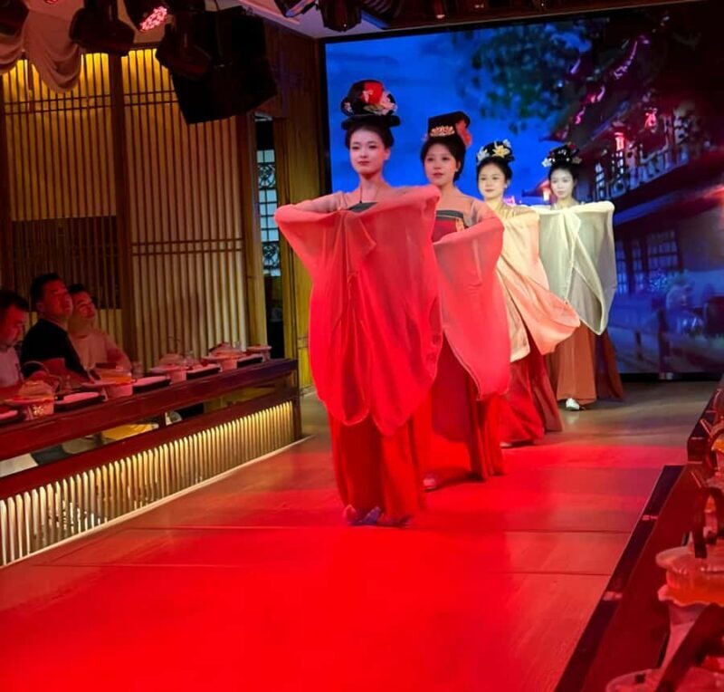 Yangzhou Nanhe Music FeastAncient Immersive Dining + Dance - Why Consider This Experience?