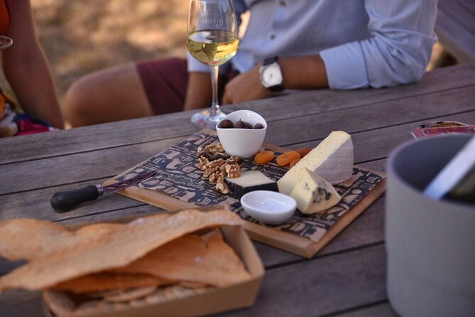 Yarra Valley Luxe Private Tour With Champagne Brunch - Gourmet Lunch at a Local Restaurant