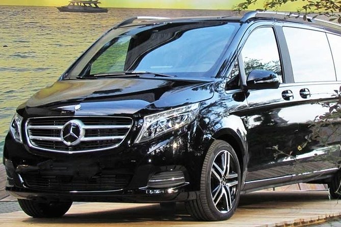 Yarra Valley Premium Tour Lunch and Sparkling Wine Tasting at Domaine Chandon - Yarra Valley Wine Region Tour