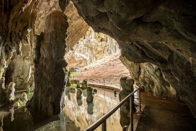 Yarrangobilly Caves: South Glory Cave Self-Guided Tour - The Experience: What to Expect from the Self-Guided Tour