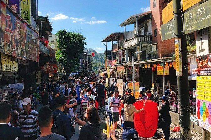 Yehliu, Jiufen & Pingxi Day Tour from Taipei - FAQ