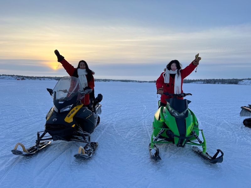 Yellowknife outdoor experience snowmobile - Staying warm and riding safely