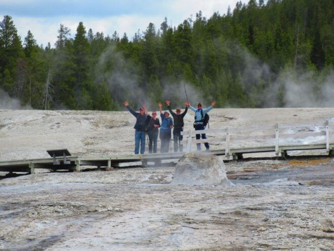 Yellowstone: Upper Geyser Basin Hike With Lunch - Full Description