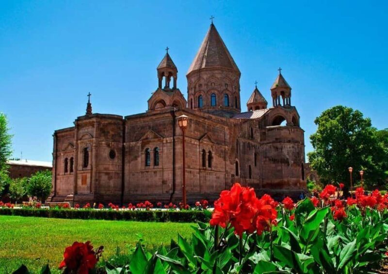 Yerevan: Echmiatsin St. Hripsime/Gayane, City tour Zvartnots - Historic Churches of St. Hripsime and St. Gayane
