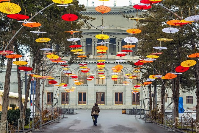Yerevan: Old City Tour and Traditional Photo Shoot - Guide Information