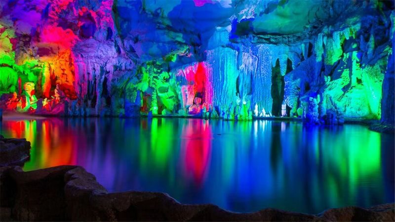 Yinziyan Scenic Area All-inclusive Ticket (Cave) - How lighting changes the cave