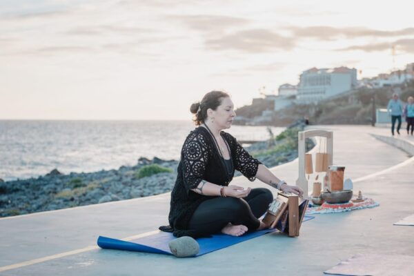 Yoga for Singers : Ground, Breathe & Open Your Heart - Connecting With Nature