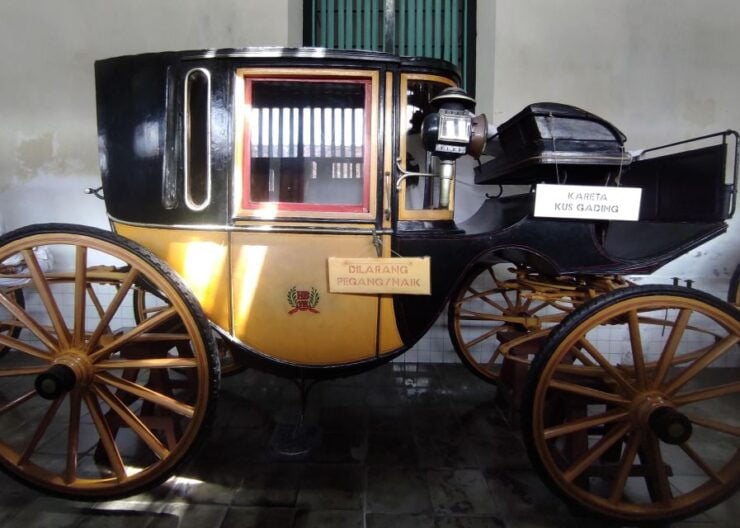 Yogya: Private Car Charter With Professional Driver by Van - Booking Details