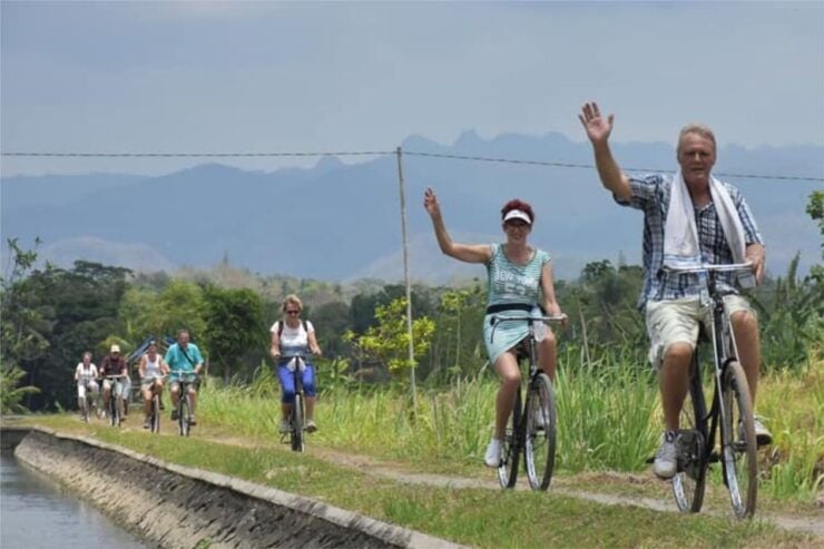 Yogyakarta: 3-Hour Countryside Guided Bike Tour - Small Group Experience