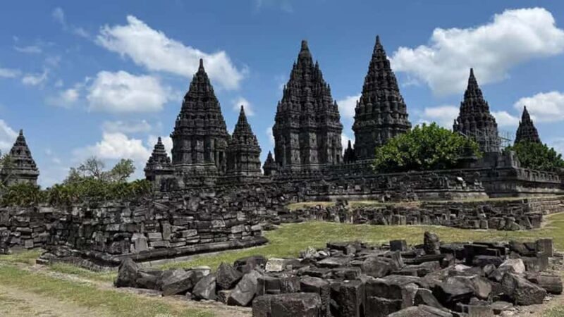 Yogyakarta: 4-Day Guided Tour with Meals and Transfers - Introduction to the Yogyakarta Tour