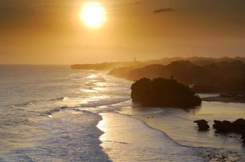 Yogyakarta: 5-Beach Full-Day Tour with Transfers & Entry Fee - Discovering Yogyakarta’s Coastal Gems