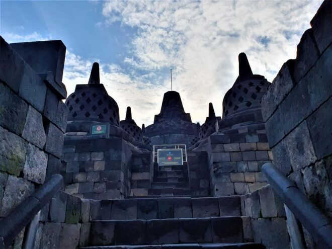Yogyakarta: 5 Days All Temple Full-Access and Jomblang Cave - Temple Highlights