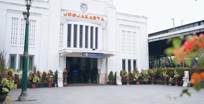 Yogyakarta: Beringharjo Market & Malioboro Street Tour - Good To Know