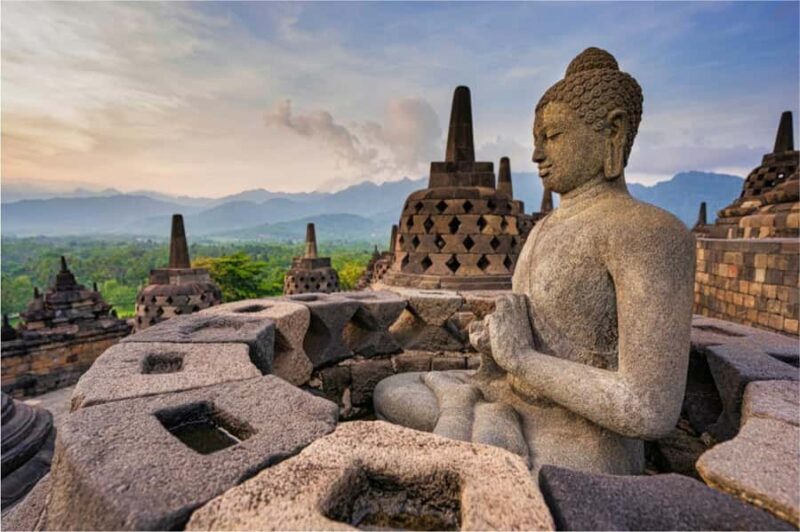 Yogyakarta: Borobudur 5-hour Tour with Climb-up & Transfers - Recommendations for Travelers