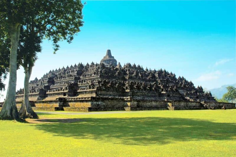 Yogyakarta: Borobudur 5-hour Tour with Climb-up & Transfers - Good To Know