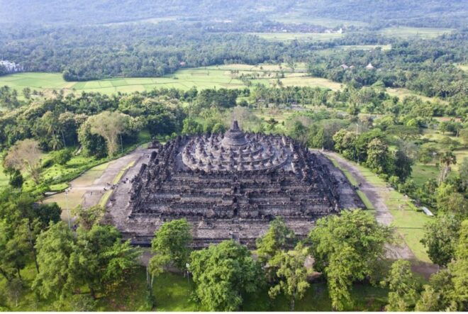Yogyakarta: Borobudur and Prambanan Temple Tour With Climb - Full Description of the Tour
