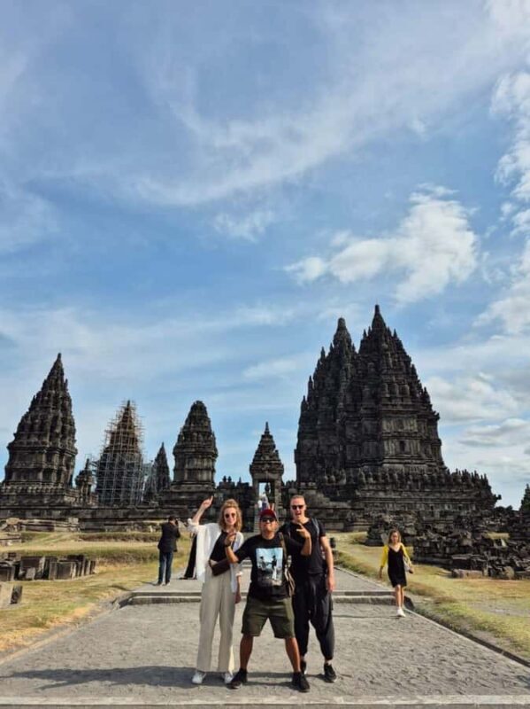 Yogyakarta: Borobudur and Prambanan with a private car - FAQ