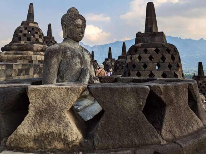 Yogyakarta: Borobudur Climb the Top & Mount Merapi Jeep Tour - Inclusions and Amenities