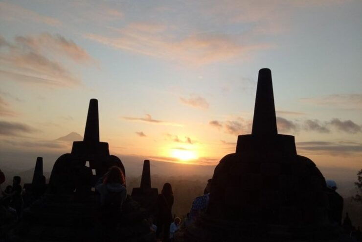 Yogyakarta: Borobudur Climb to the Top and Prambanan Tour - Highlights of Borobudur Temple Climb