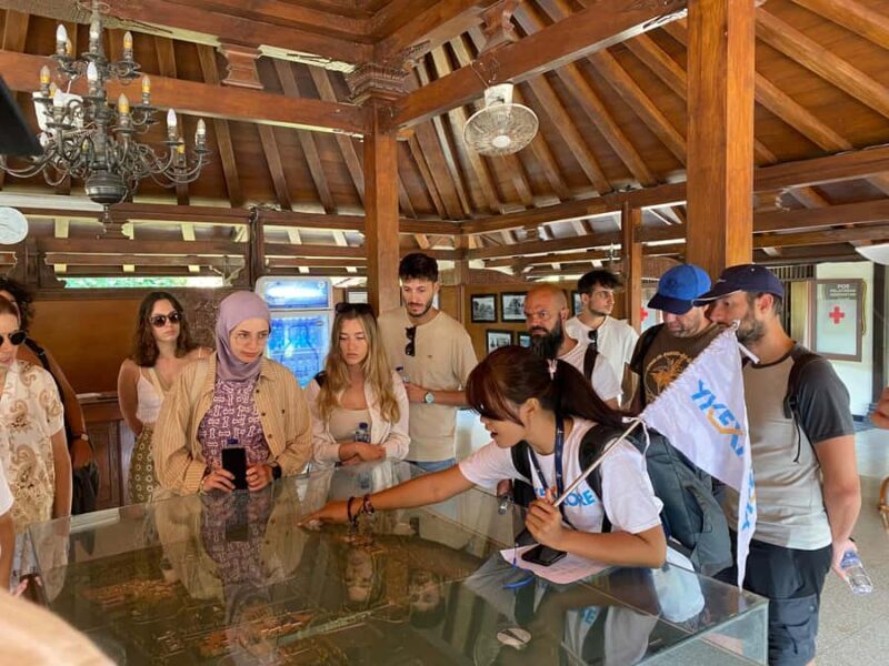 Yogyakarta: Borobudur Climb-up and Prambanan Guide Tour - A Deep Dive into the Itinerary: Why this Tour Works