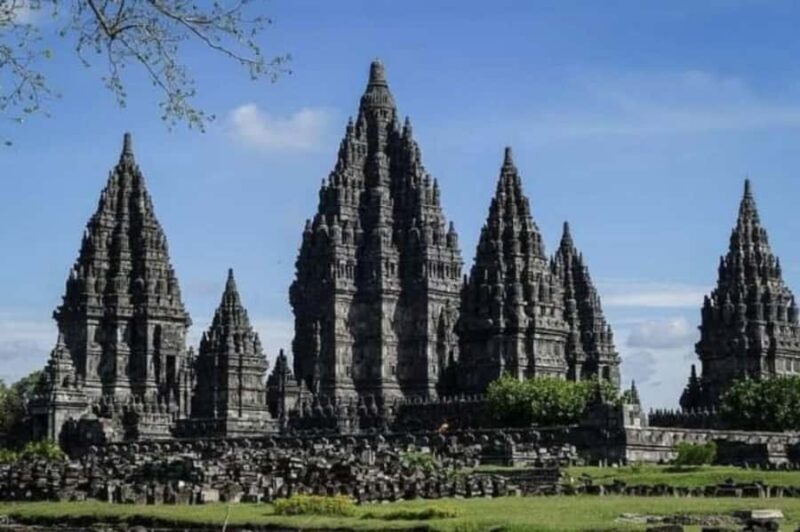 YOGYAKARTA; BOROBUDUR CLIMB UP AND PRAMBANAN TEMPLE TOUR. - FAQ