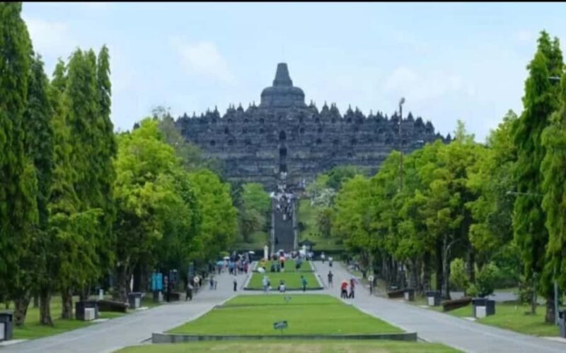 YOGYAKARTA; BOROBUDUR CLIMB UP & EXPLORE BOROBUDUR VILLAGE. - An In-Depth Look at the Tour Experience