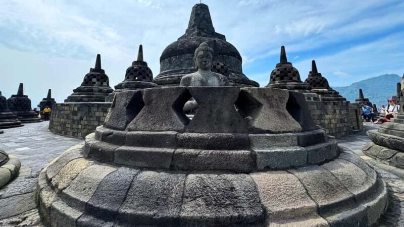 Yogyakarta: Borobudur Climb up, Merapi Volcano and Prambanan - Exploring Borobudur: Climb and Contemplate