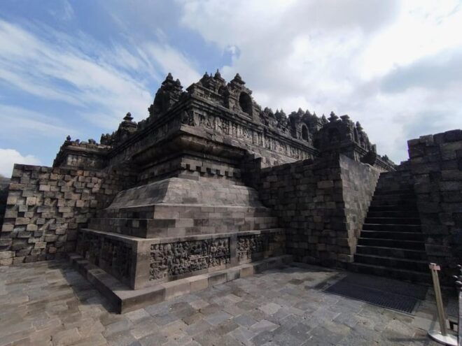 Yogyakarta: Borobudur Climb Up, Merapi Volcano and Prambanan - Adventure at Merapi Volcano