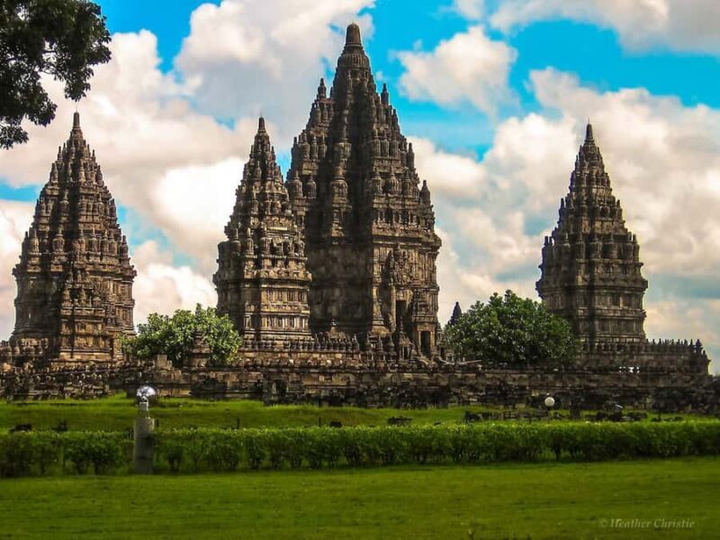 Yogyakarta: Borobudur climb up ticket guarantee & prambanan - Good To Know