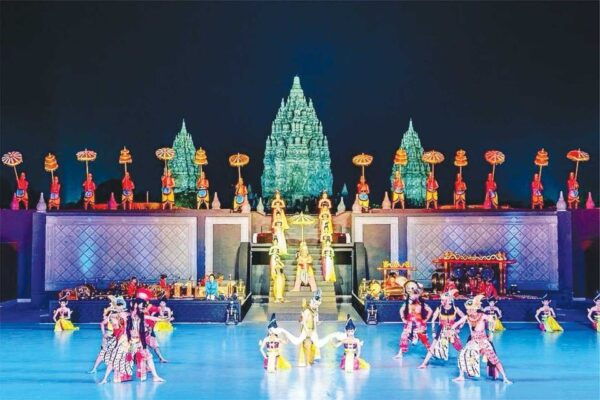 Yogyakarta: Borobudur, Mt. Merapi, Prambanan & Ramayana Tour - Visiting Mt. Merapi and Prambanan Temple