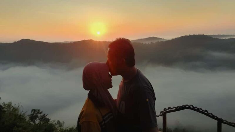 Yogyakarta: Borobudur-Prambanan, Start w/ Sunrise Over Cloud - The Majestic Borobudur